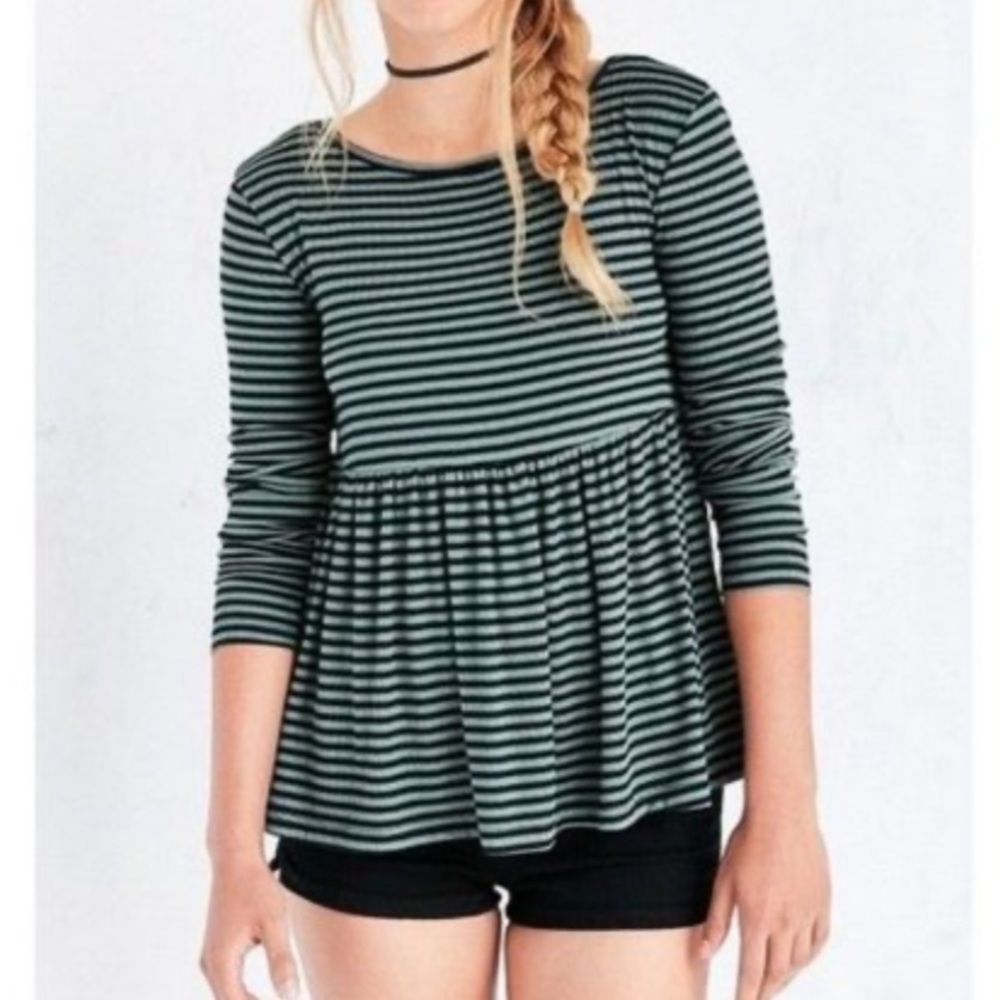 Urban Outfitters Kimchi Blue Top First Date Long Sleeve Peplum Tee Women's S